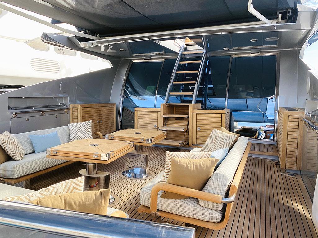 2005 PALMER JOHNSON 120 